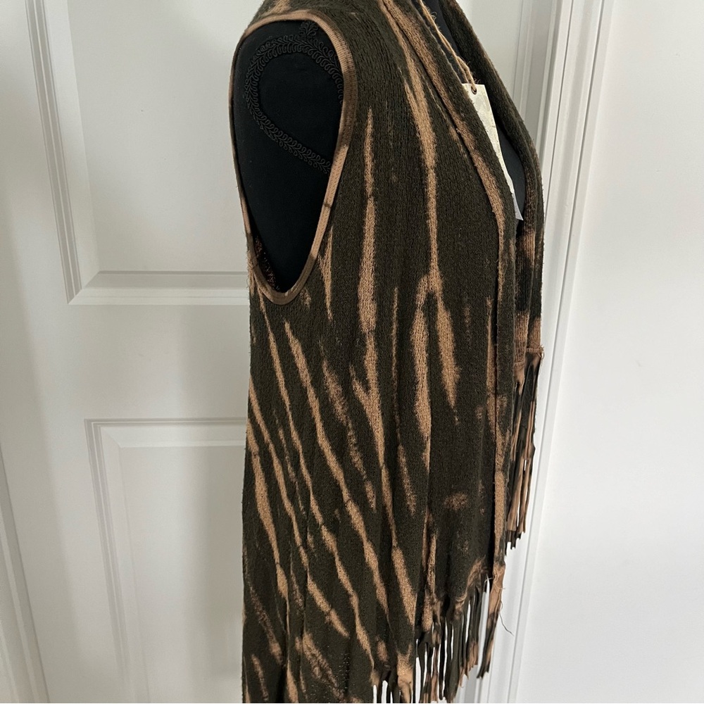Gimmicks BKE Size Small‎ Flyaway Fringe Vest Open Weave Raw Edge Olive/Brown - Picture 6 of 6